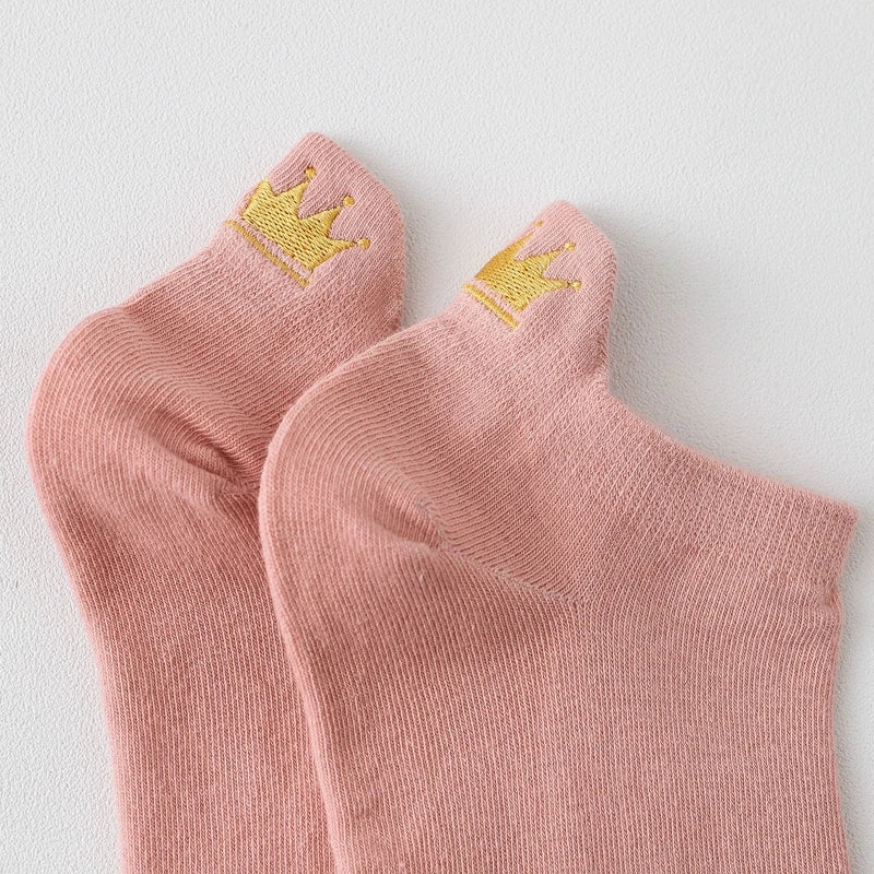 Embroidered Heart Ankle Socks – Cute Cotton Casual Footwear for Women