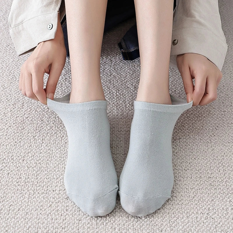Embroidered Heart Ankle Socks – Cute Cotton Casual Footwear for Women