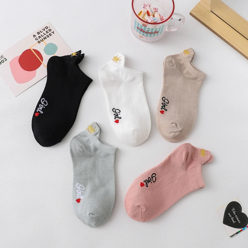 Embroidered Heart Ankle Socks – Cute Cotton Casual Footwear for Women