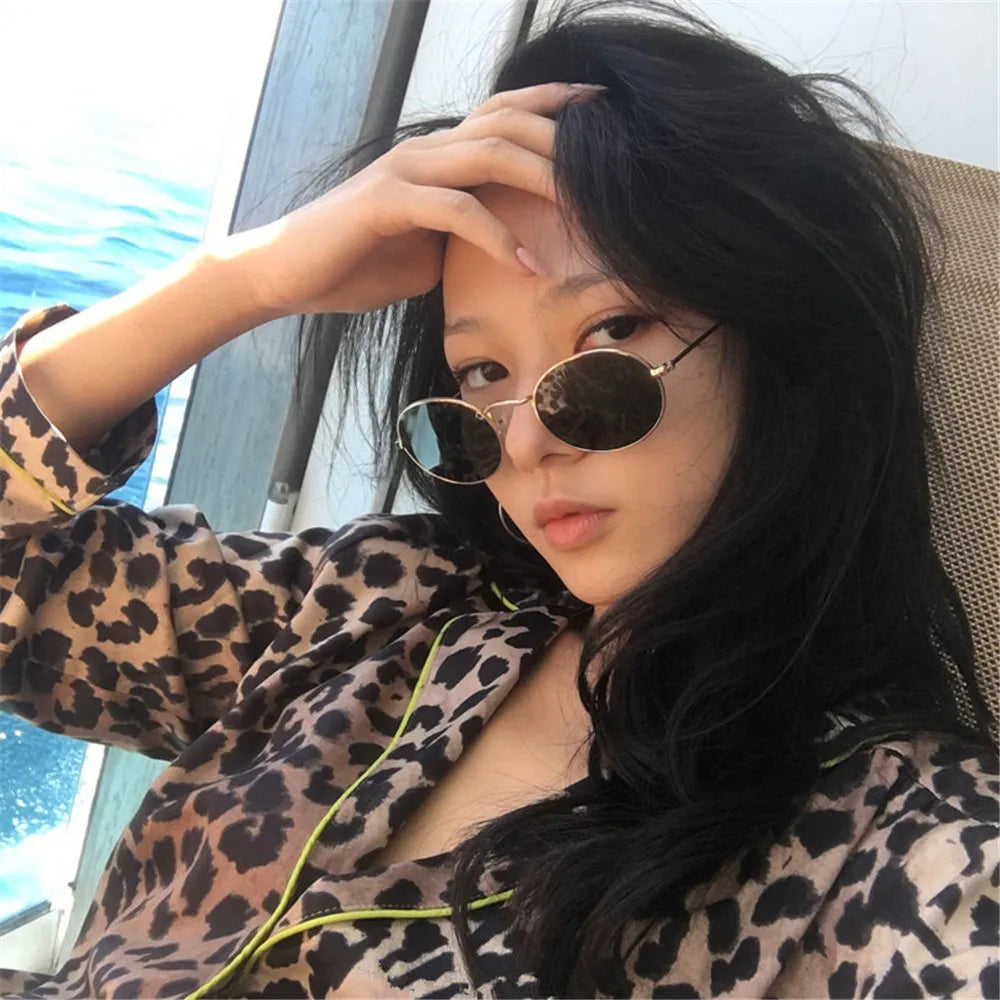 Retro Small Oval Sunglasses – UV400 Gradient Mirror Shades for Festival Wear