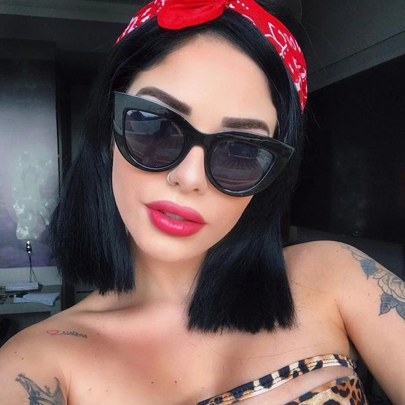 Retro Cat Eye Sunglasses – Oversized Plastic Frames for Women Fashion