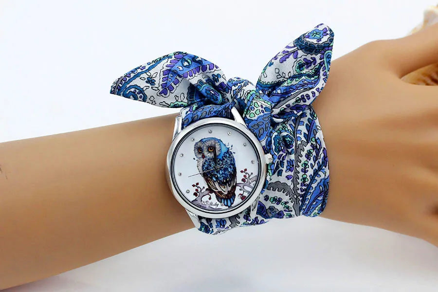 Fabric Wristwatch – Silver Quartz Analog Timepiece for Women