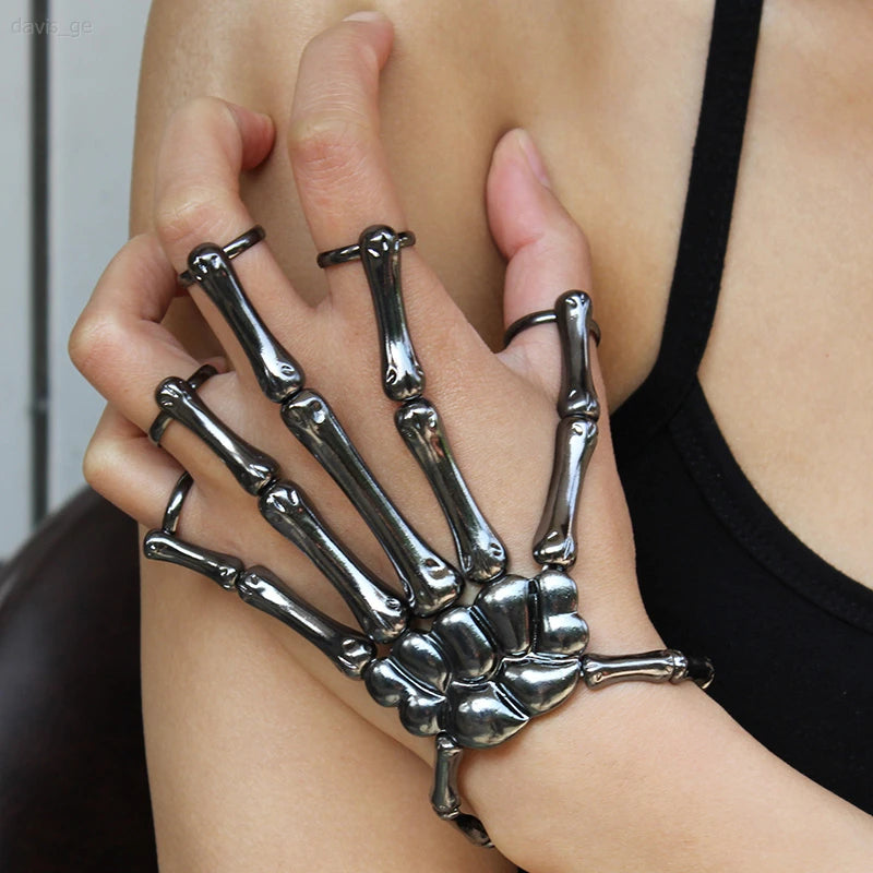 Skeleton Hand Bracelet – Adjustable Gothic Skull Bangle for Halloween Cosplay