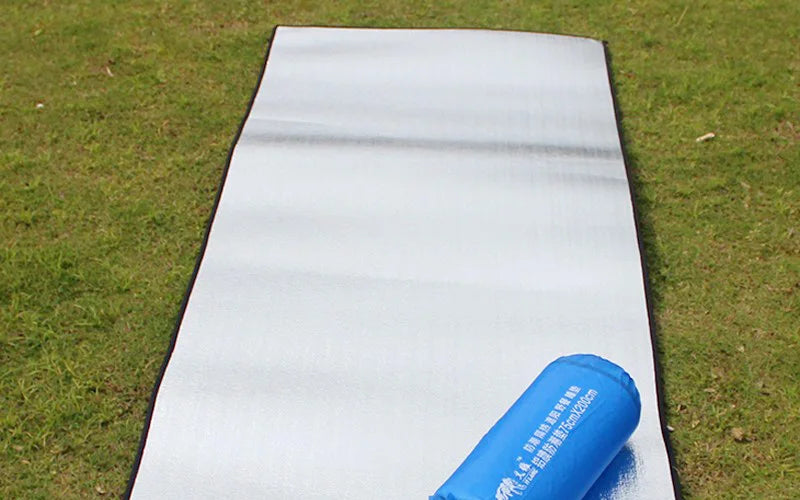Aluminum Foil Picnic Mat – Moisture-proof Camping Pad for Outdoor Hiking