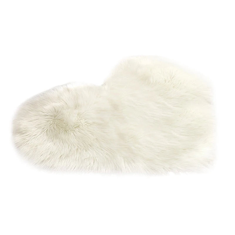 Heart Shaped Plush Carpet – Thickened Bedroom Rug for Home Decor
