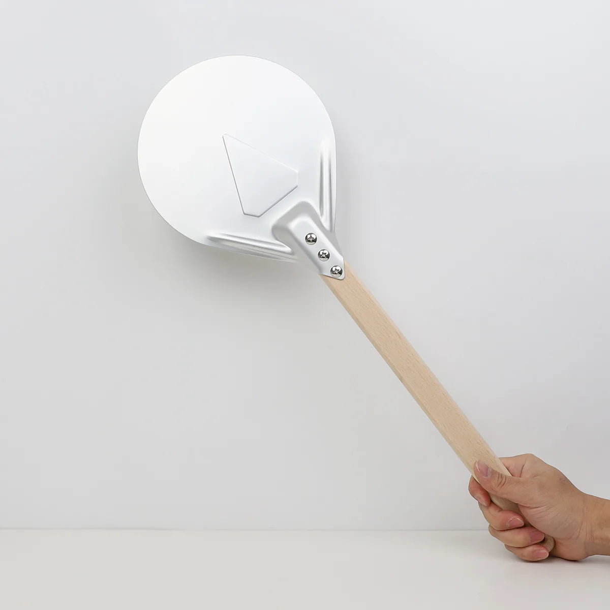 Perforated Aluminum Pizza Peel – Non-Slip Wooden Handle for Home Baking