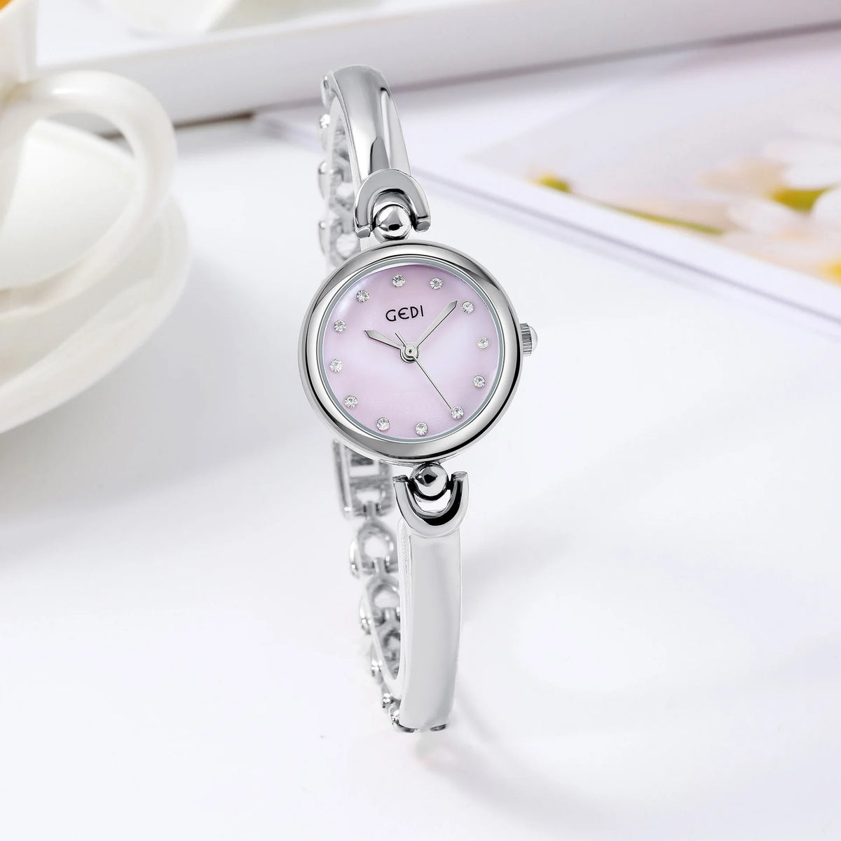 Minimalist Women's Quartz Watch – Waterproof Round Dial for Daily Fashion