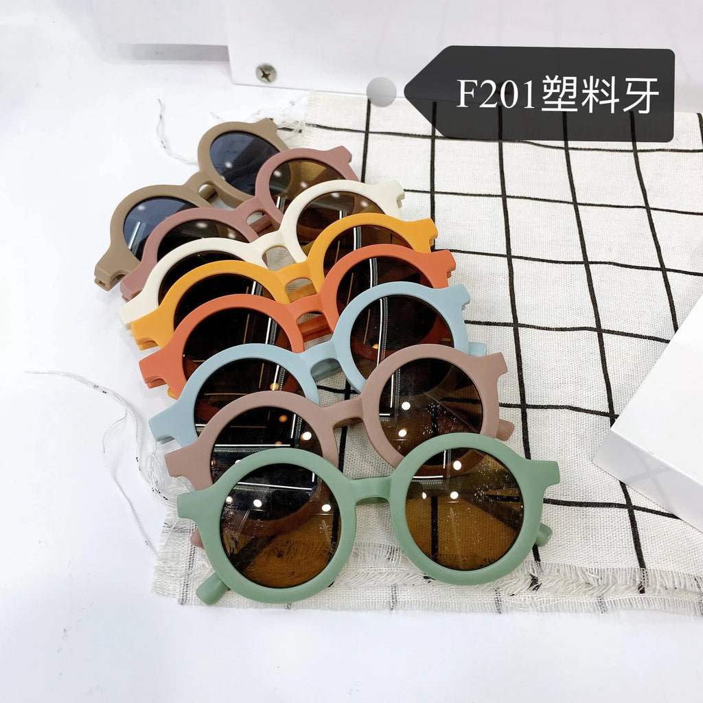 Childrens UV400 Plastic Sunglasses – Lightweight Protective Eyewear for Kids