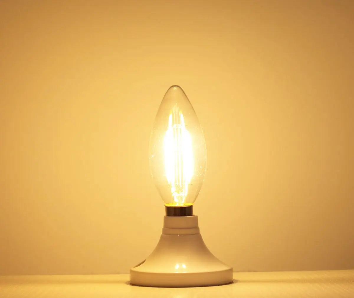 Dimmable Candelabra LED Bulbs – Warm White Lighting for Chandeliers