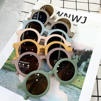 Childrens UV400 Plastic Sunglasses – Lightweight Protective Eyewear for Kids