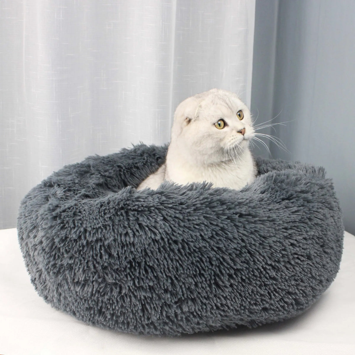 Round Plush Pet Bed – Soft Warm Sleeping Mat for Large Dogs and Cats
