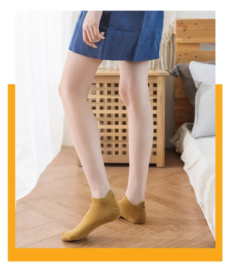 Embroidered Smiley Face Ankle Socks – Breathable Cotton for Casual Comfort