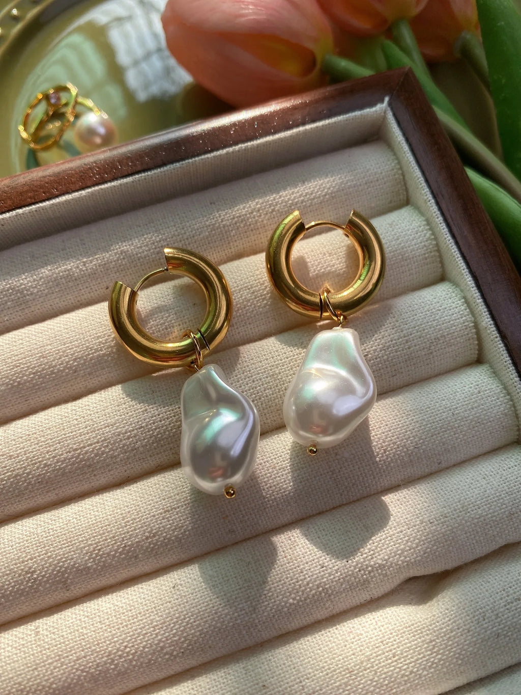 Baroque Irregular Pearl Hoop Earrings – Elegant Jewelry for Wedding Party
