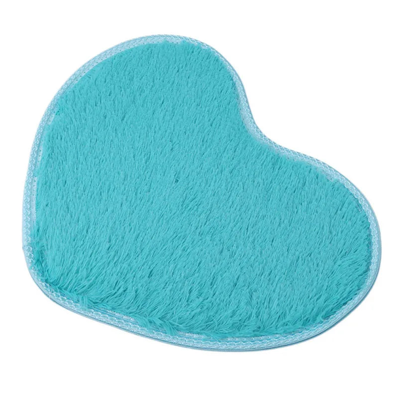 Heart Shaped Plush Carpet – Thickened Bedroom Rug for Home Decor