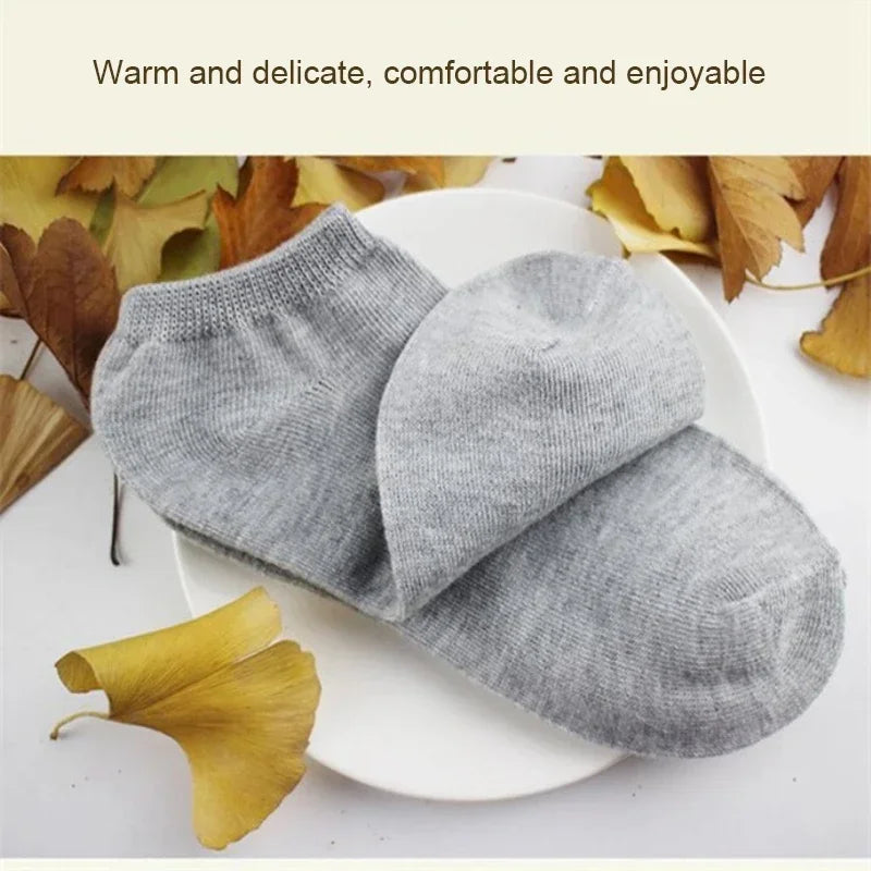 Breathable Cotton Ankle Socks – Solid Color Athletic Wear for Women