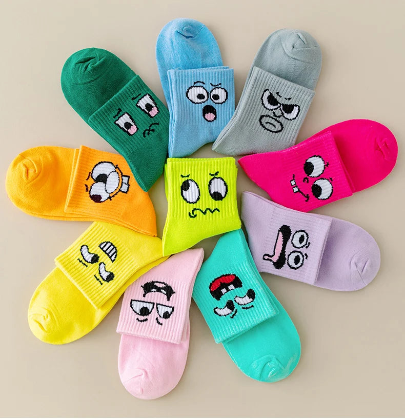 Cartoon Smiley Face Socks – Trendy Mid Tube Casual Wear for Women