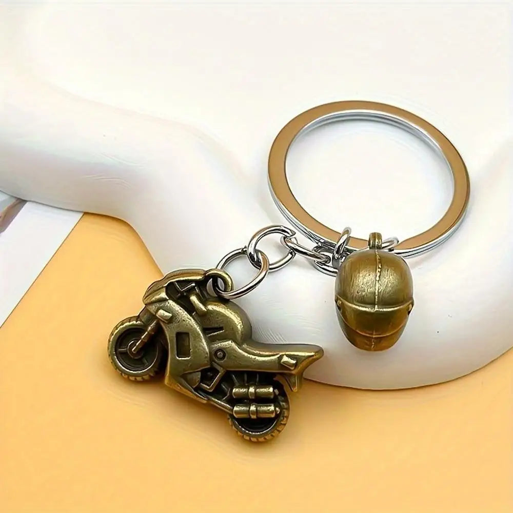 Metal Motorcycle Helmet Keychain – Creative Biker Accessory for Backpack