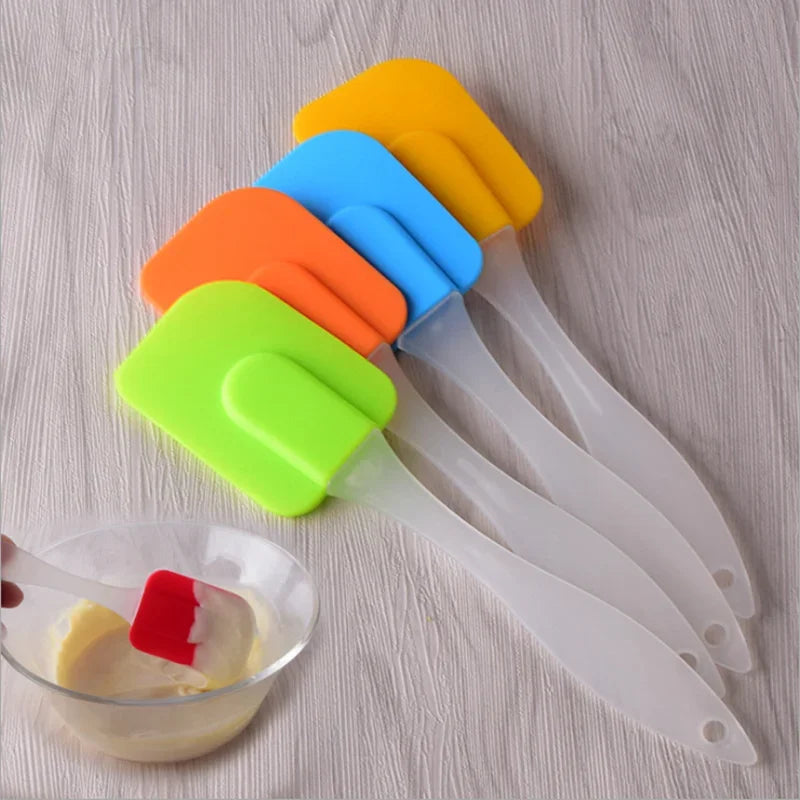 Silicone Cake Scraper – Heat Resistant Spatula for Baking and Kitchen Prep