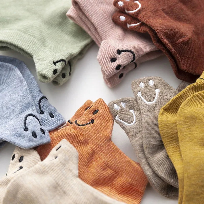 Embroidered Smiley Face Ankle Socks – Breathable Cotton for Casual Comfort