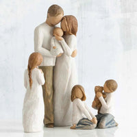 Resin Character Family Statue – Creative Wedding Gift for Home Decor