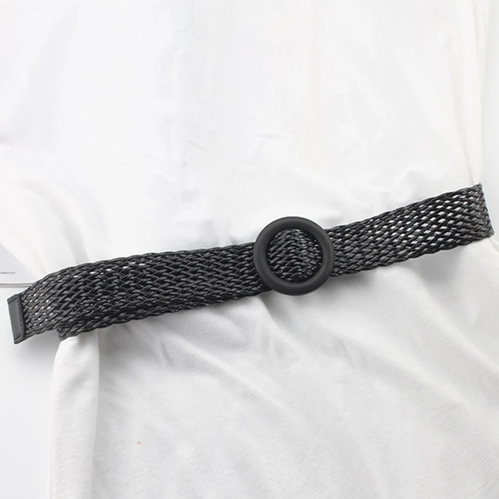 Braided Straw Waist Belt – Boho Wooden Buckle Accessory for Women