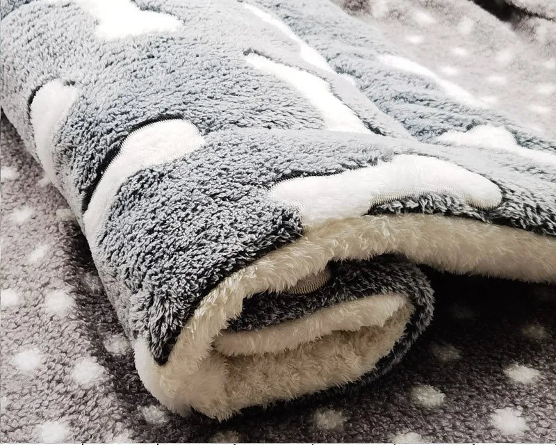 Flannel Dog Bed – Thickened Sleeping Mat for Small to Large Dogs and Cats