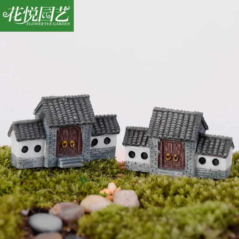 Miniature Chinese Archway Figurine – Antique Resin Decor for Terrariums