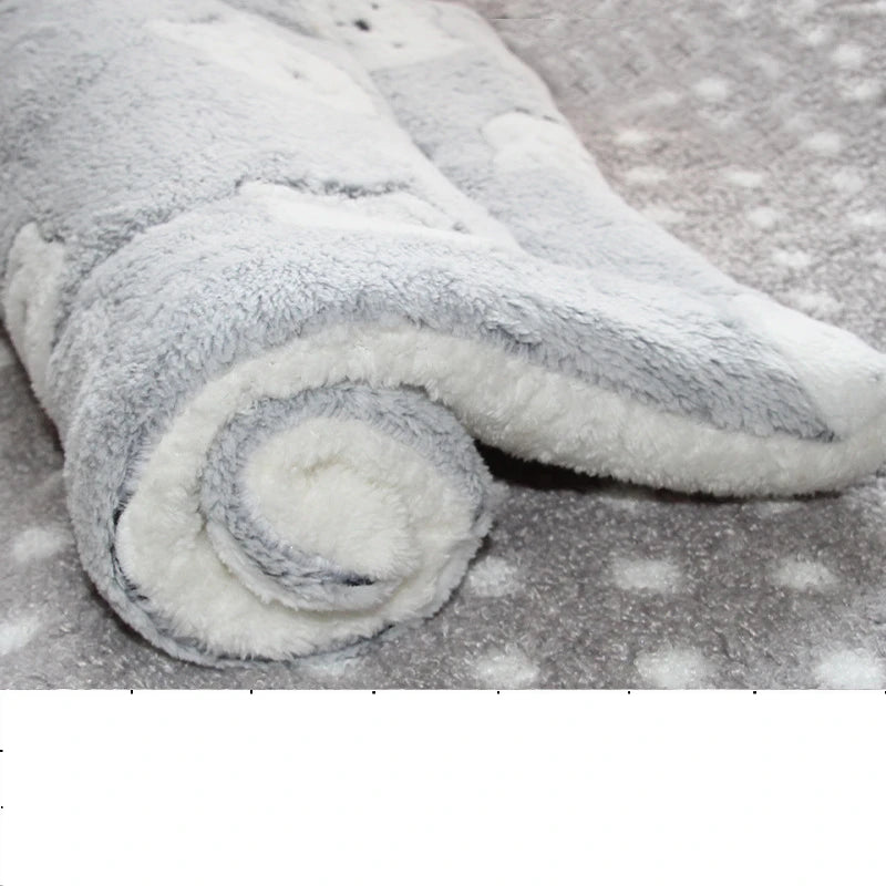 Flannel Dog Bed – Thickened Sleeping Mat for Small to Large Dogs and Cats