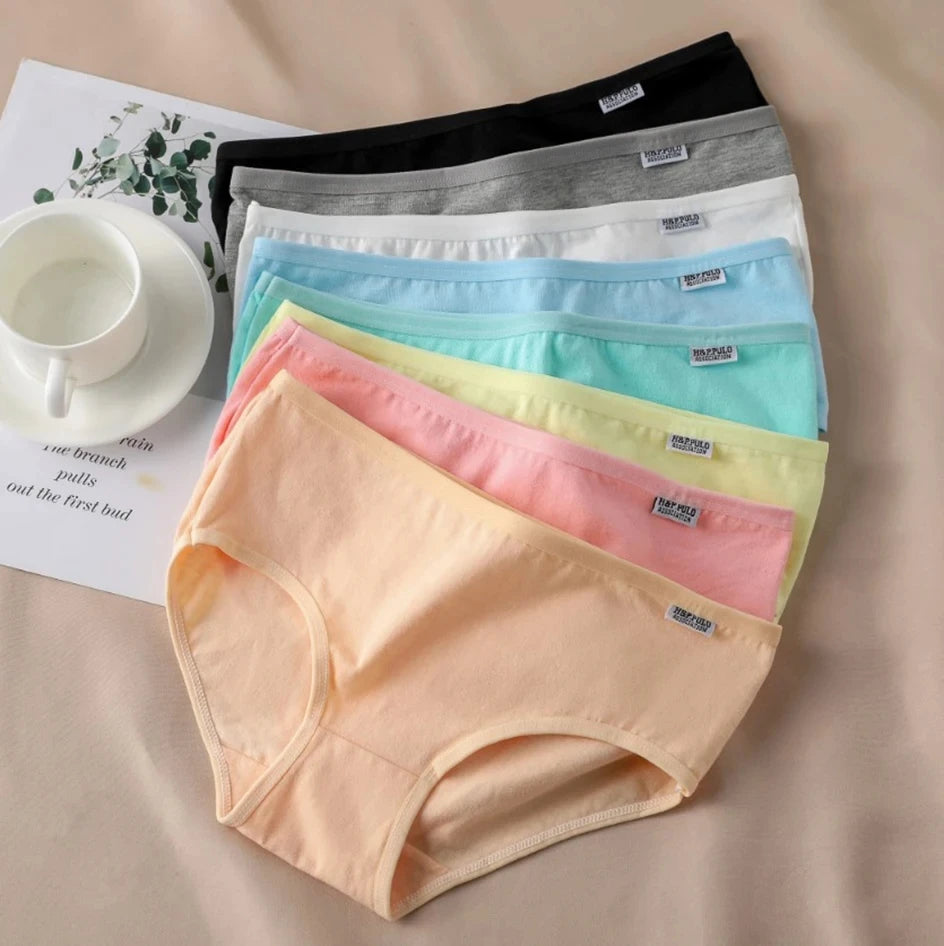 Cotton Mid-Waist Briefs – Breathable Plus Size Underwear for Women