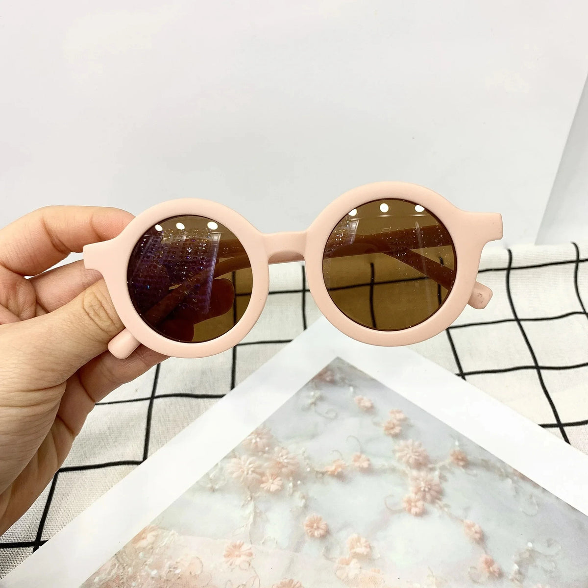 Childrens UV400 Plastic Sunglasses – Lightweight Protective Eyewear for Kids