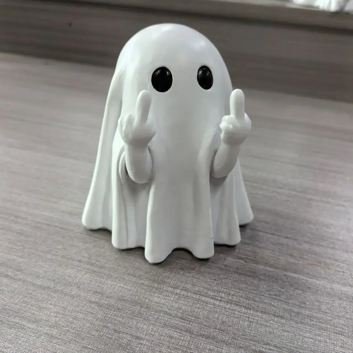 Resin Ghost Statue – Small Spooky Figurine for Halloween Home Decor