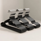 Non-Slip Metal Clothes Hangers – Round Notch Design for Suit and Coat Storage