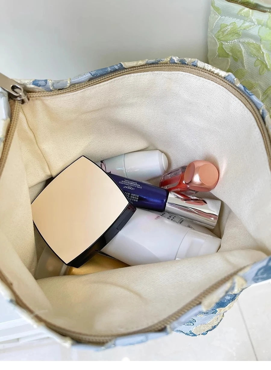 Floral Print Cosmetic Bag – Zippered Makeup Pouch for Travel Essentials