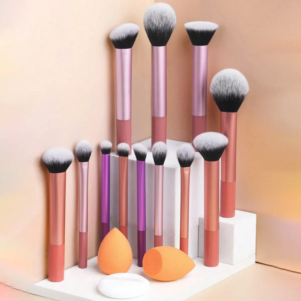 Synthetic Makeup Brush Set – Soft Cosmetic Tools for Foundation and Eyeshadow