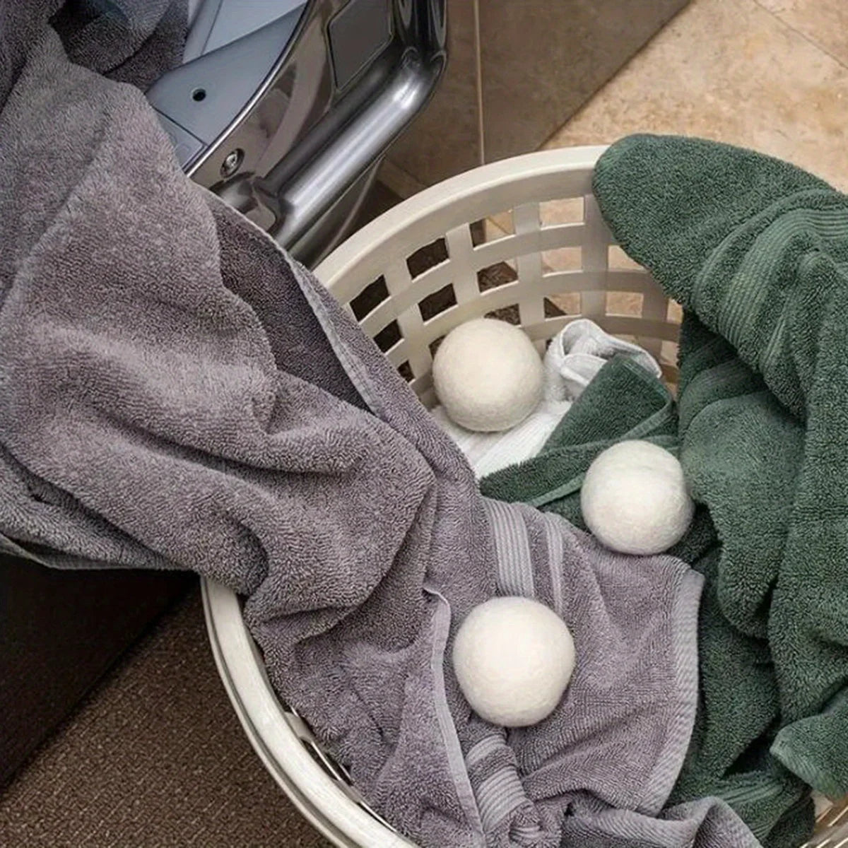 Reusable Wool Dryer Balls – Natural Fabric Softener for Laundry Wrinkle Reduction