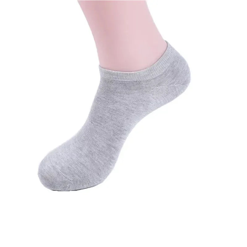 Breathable Cotton Ankle Socks – Solid Color Athletic Wear for Women