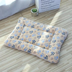 Double-Sided Plush Pet Mat – Warm Sleeping Bed for Cats and Small Dogs