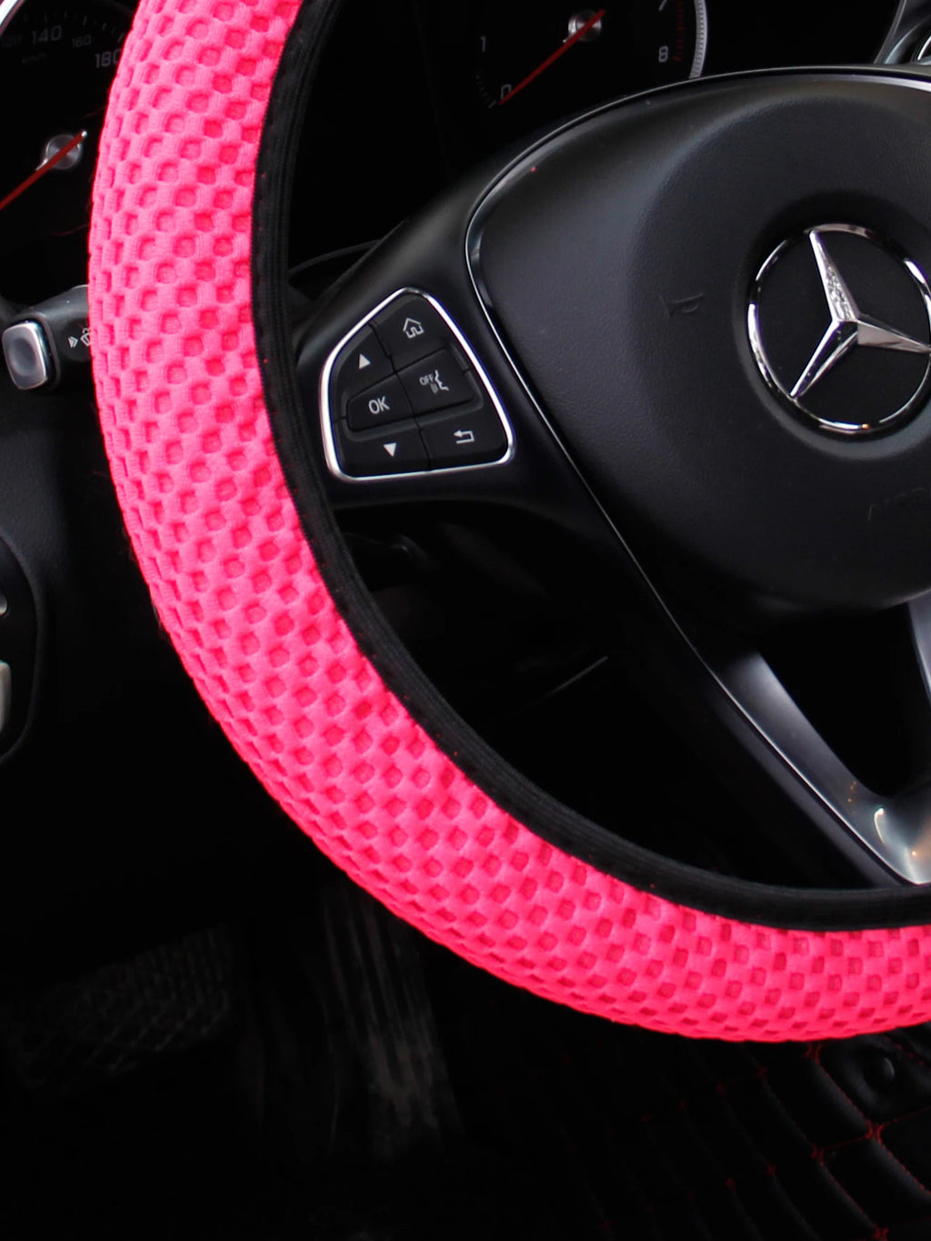 Breathable Mesh Car Steering Wheel Cover – Comfortable Grip for Women