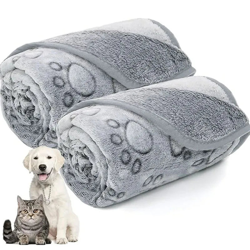 Soft Fluffy Pet Blanket – Cartoon Paw Print for Dogs and Cats