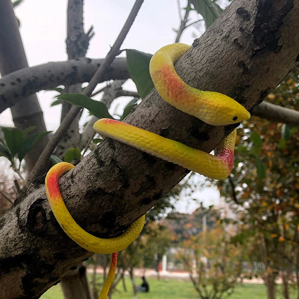 Soft Rubber Simulation Snake – 68cm Realistic Toy for Halloween Pranks