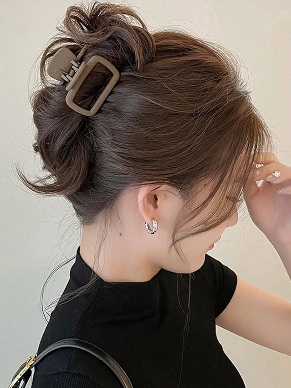 Square Hair Claw Clips – Lightweight Matte Barrettes for Elegant Styling