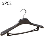 Wide Shoulder Plastic Hangers – Seamless Coat Racks for Wardrobe Storage