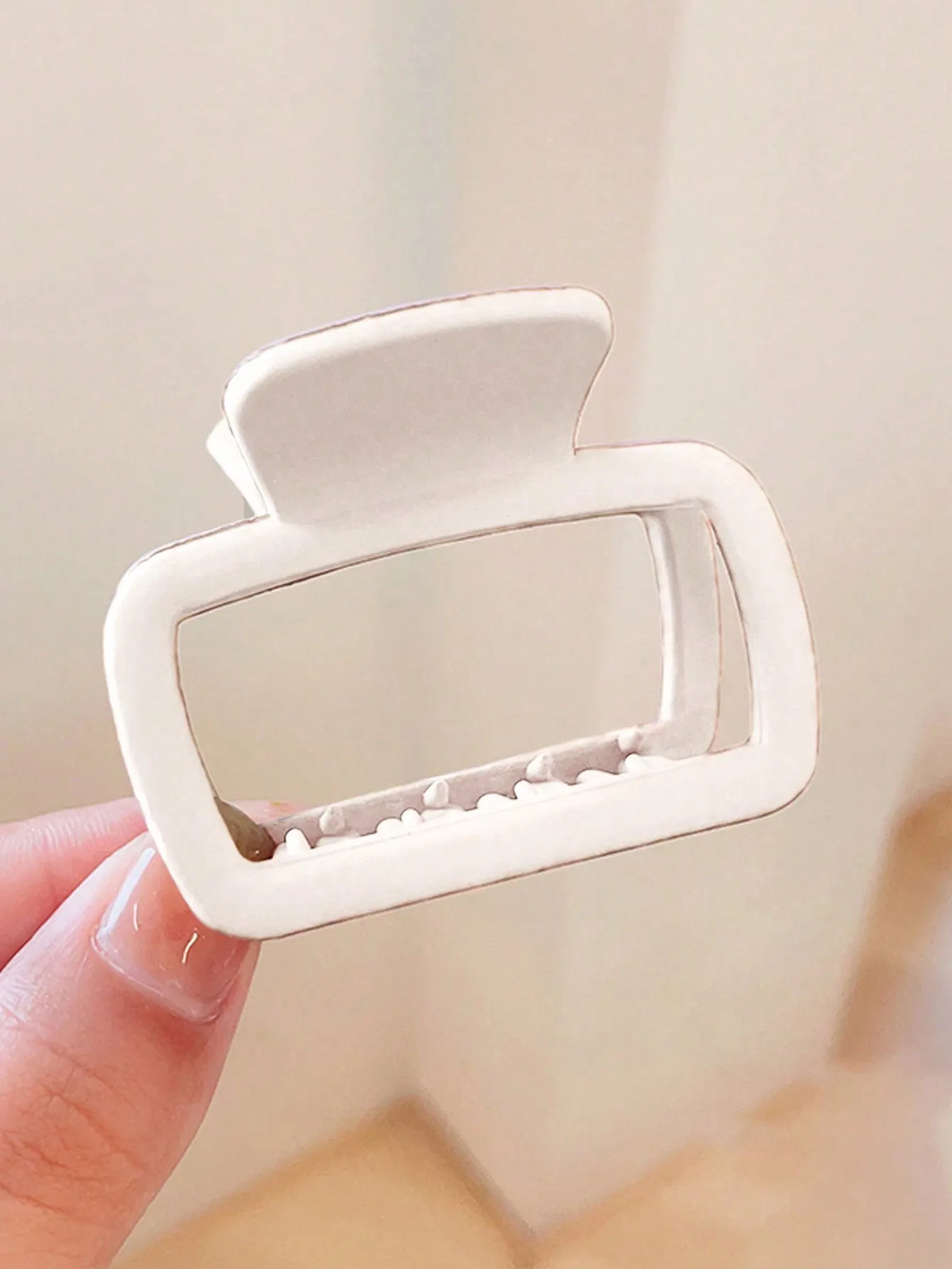 Square Hair Claw Clips – Lightweight Matte Barrettes for Elegant Styling