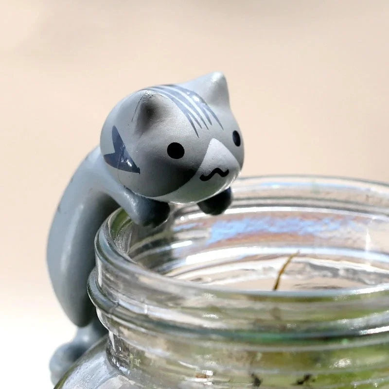 Lucky Cat Miniature Figures – Resin Micro Landscape Decor for Bonsai Gardening