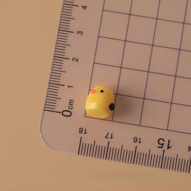 Mini Chicken Car Ornament – Cute Dashboard Charm for Auto Interior Decor