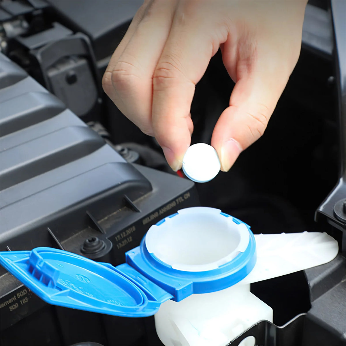 Effervescent Glass Cleaner Tablets – Concentrated Windshield Wash for Car Care