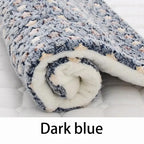 Fleece Pet Sleeping Mat – Warm Bear Pattern Blanket for Dogs and Cats