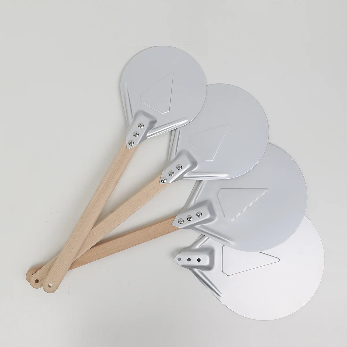 Perforated Aluminum Pizza Peel – Non-Slip Wooden Handle for Home Baking