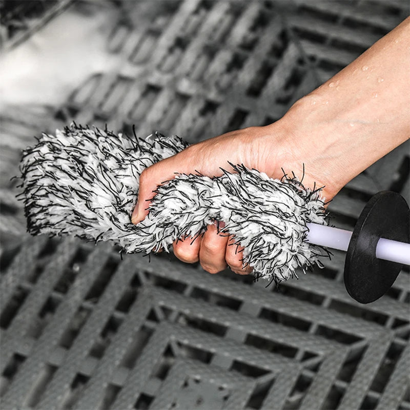 Car Wash Brush – Plush Non-Slip Tool for Wheels and Rims Cleaning