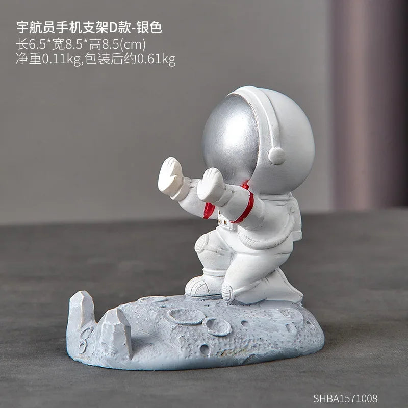 Nordic Astronaut Phone Stand – Spaceman Desk Holder for Office Decor Gifts